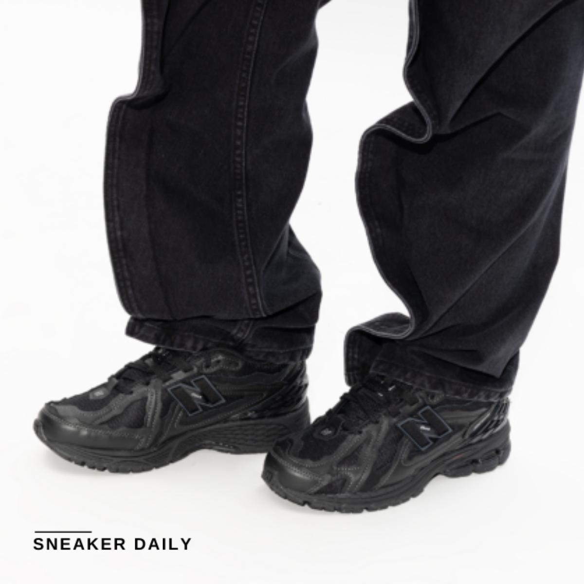 Chi tiết upper da bò đen New Balance 1906R M1906DF