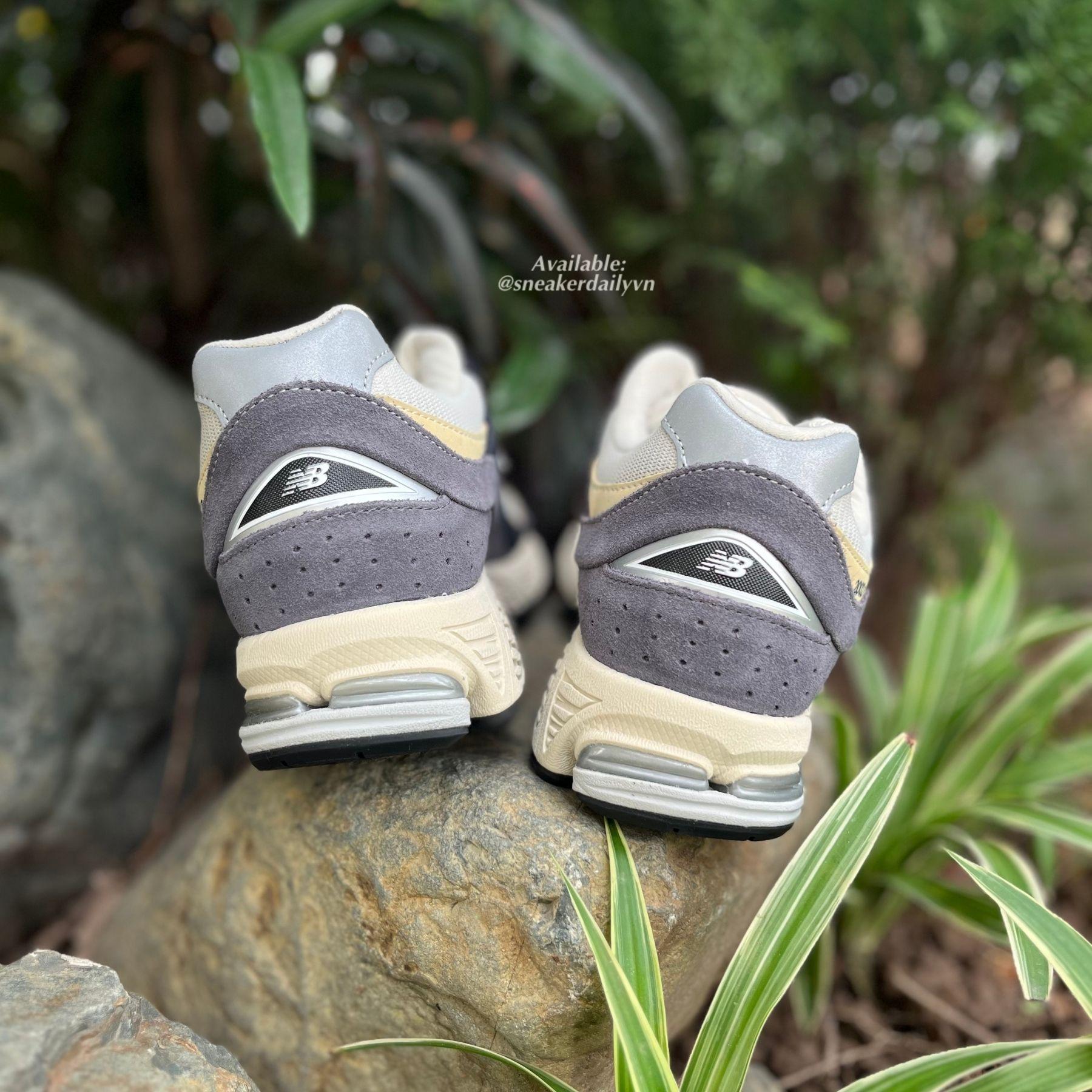 New Balance 2002R Magnet Sandstone M2002RSH phối tổng thể