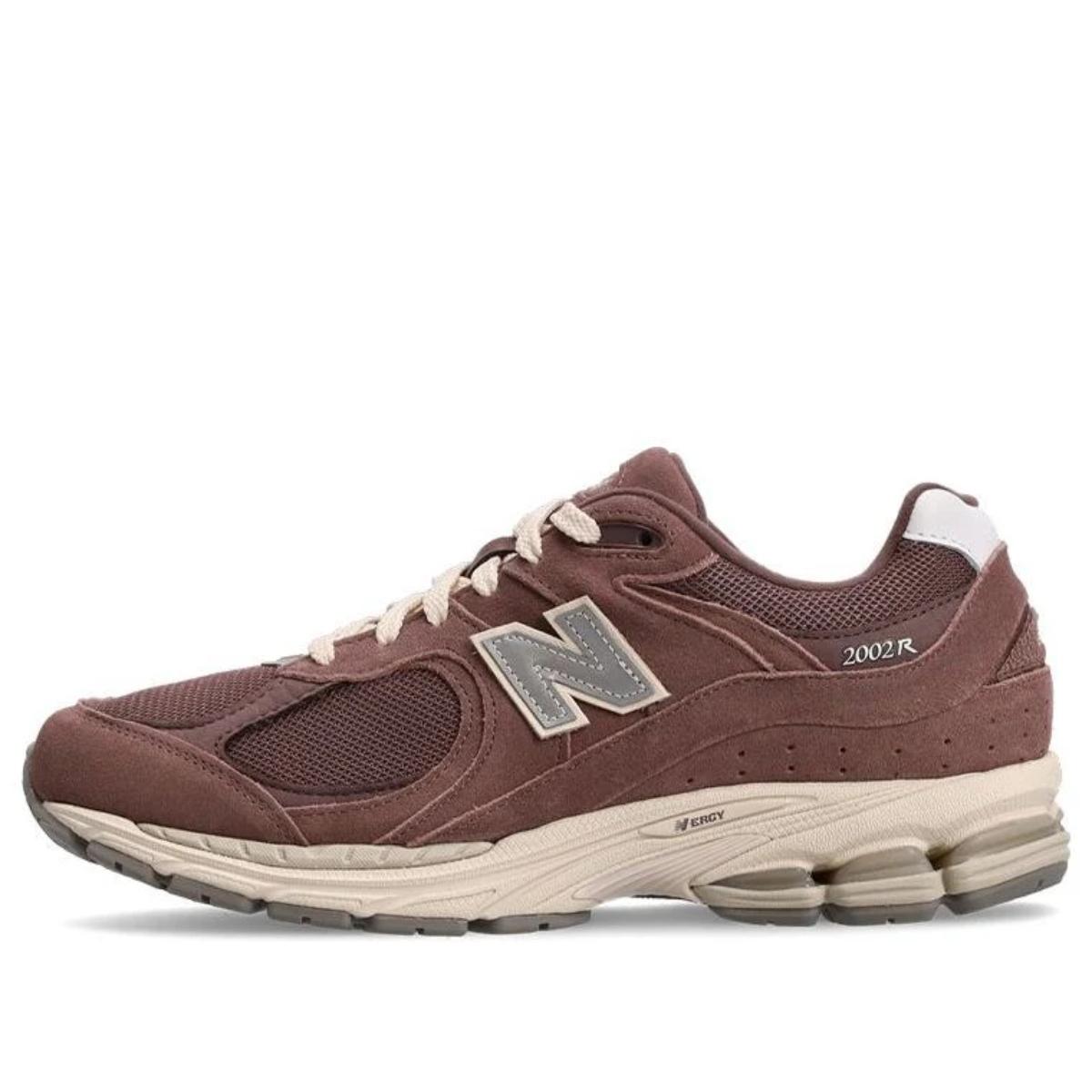 Giày New Balance 2002R Suede Pack Dusty Fig M2002RHD tổng thể màu tím khói pha xám
