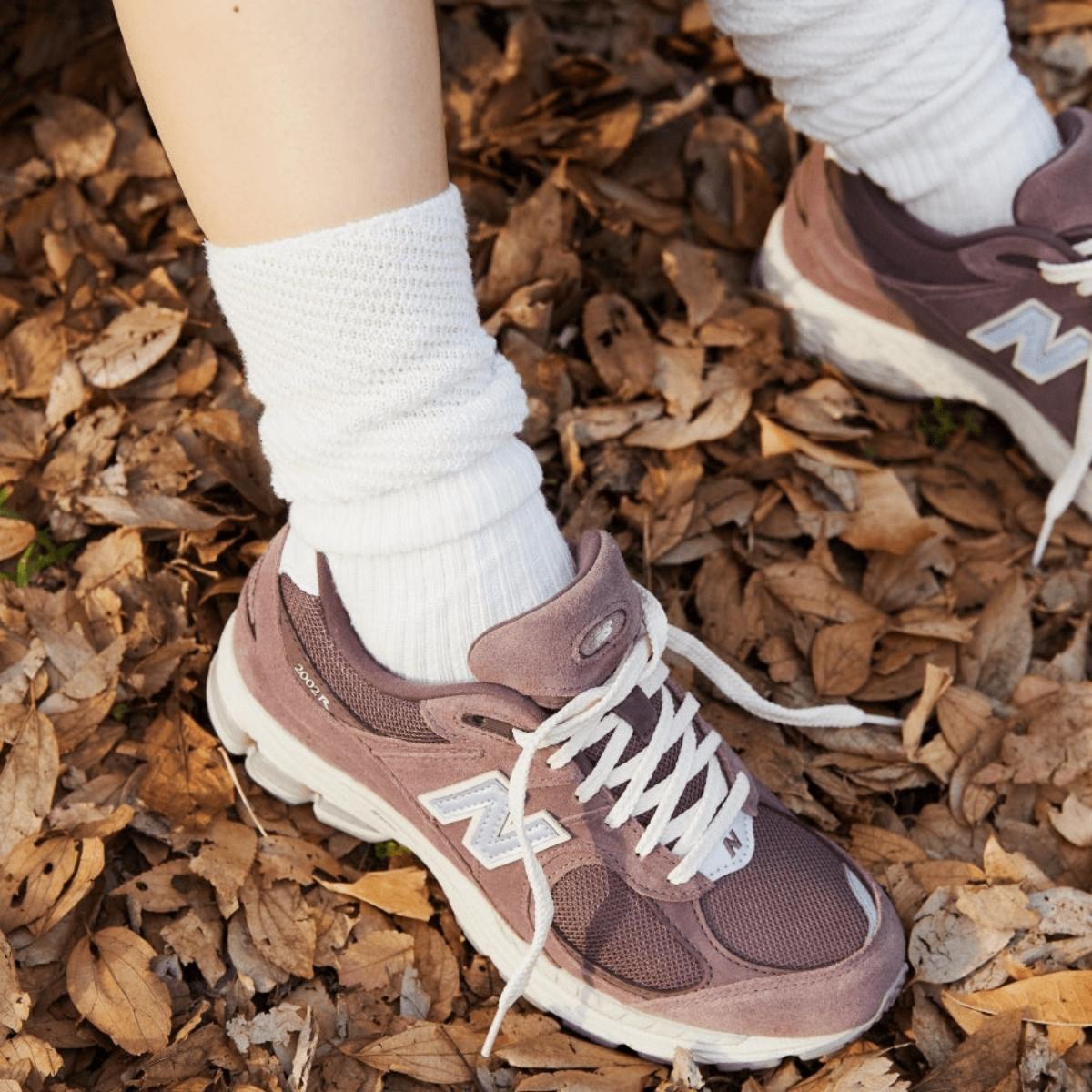 giay-new-balance-2002r-suede-pack-dusty-fig-m2002rhd-2