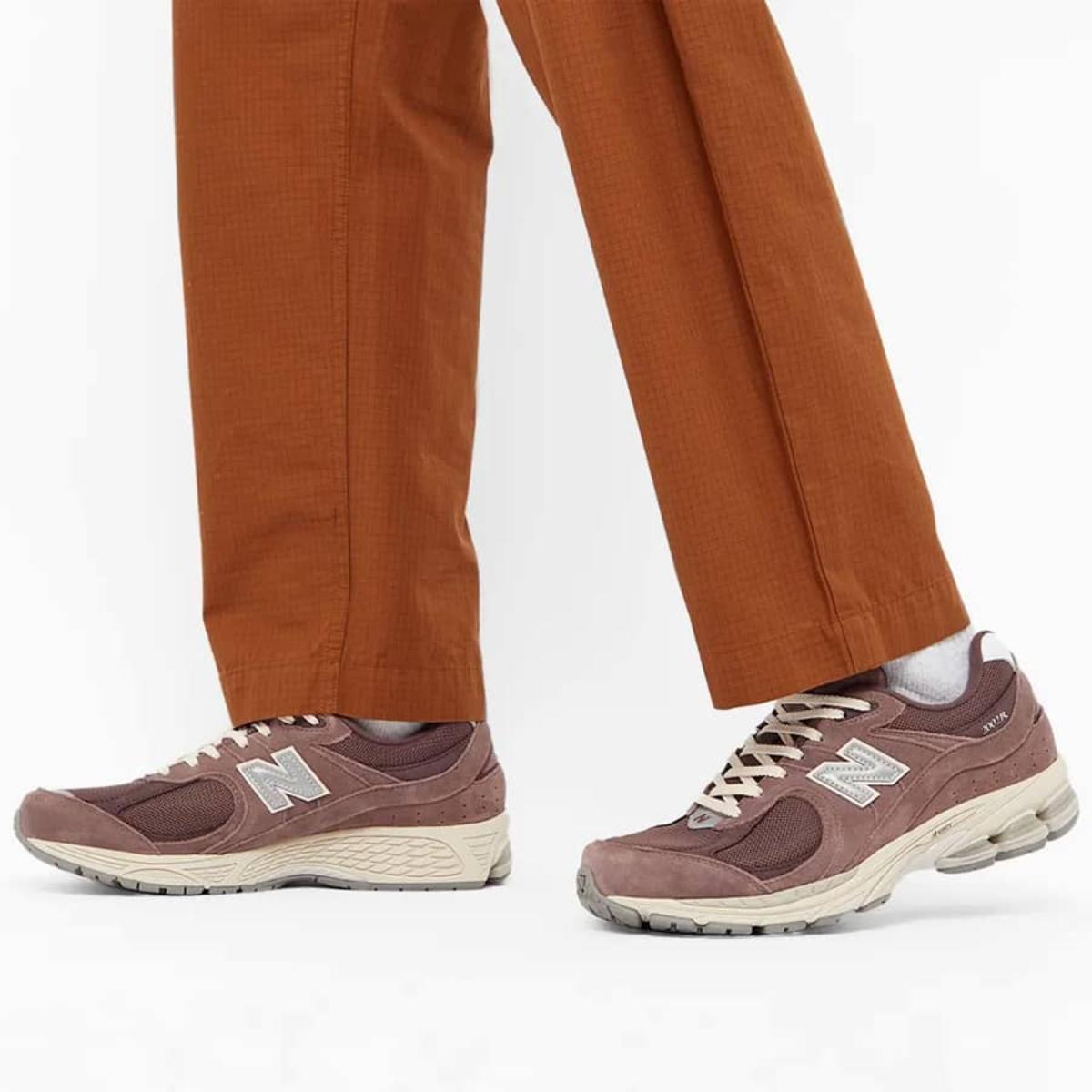 giay-new-balance-2002r-suede-pack-dusty-fig-m2002rhd-4