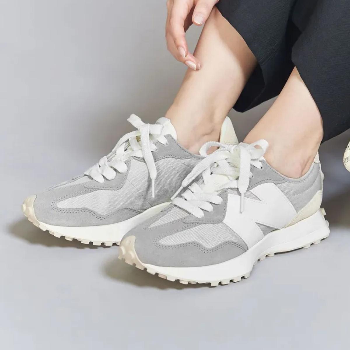 New Balance 327 Grey White U327FF góc nghiêng phong cách