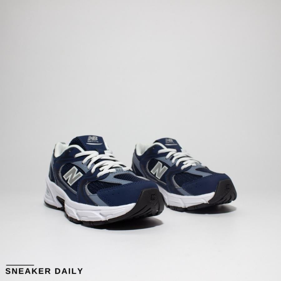 New Balance 530 Navy White GR530CA phối cùng trang phục hàng ngày
