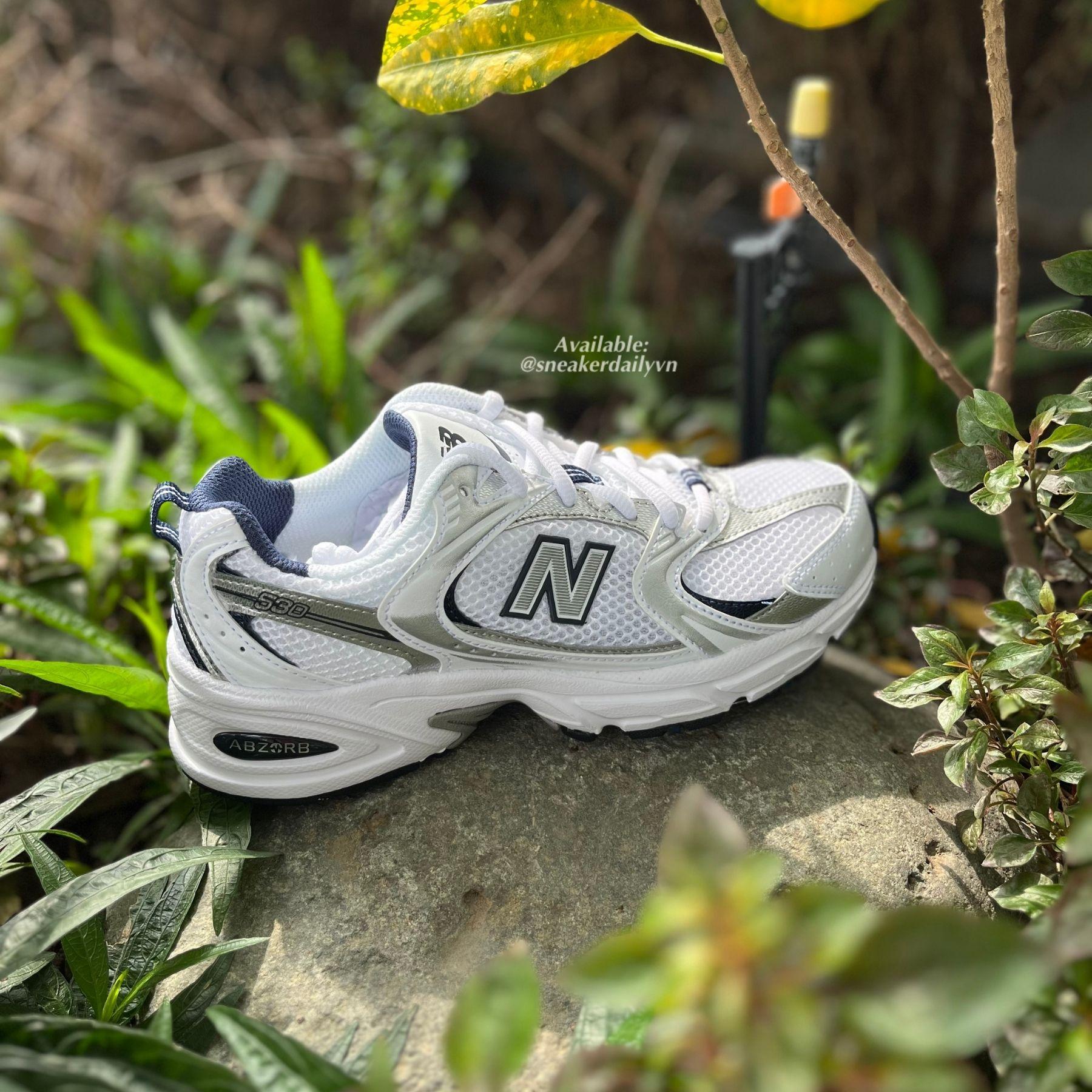 Đế giày New Balance 530 Retro Running Navy MR530SG nhìn nghiêng
