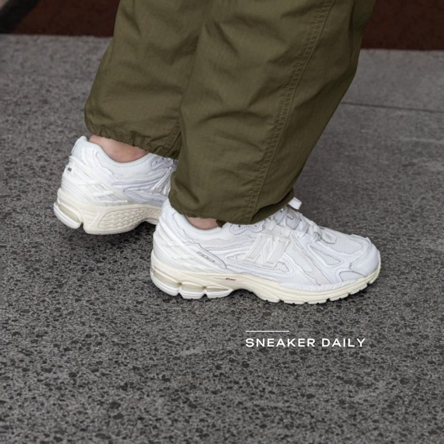 New Balance 1906R M1906DE phối outfit casual hàng ngày